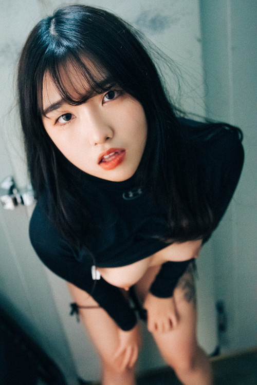 Read more about the article Sonson 손손, [Loozy] First Nipple Alba (S.Ver) Set.02