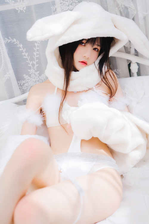 Read more about the article Cosplay 桜桃喵 小白兔 Set.02